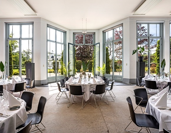 Klaptafel-huren-Amsterdam-Accuraat-Verhuur-evenementen-partyverhuur-dinertafel